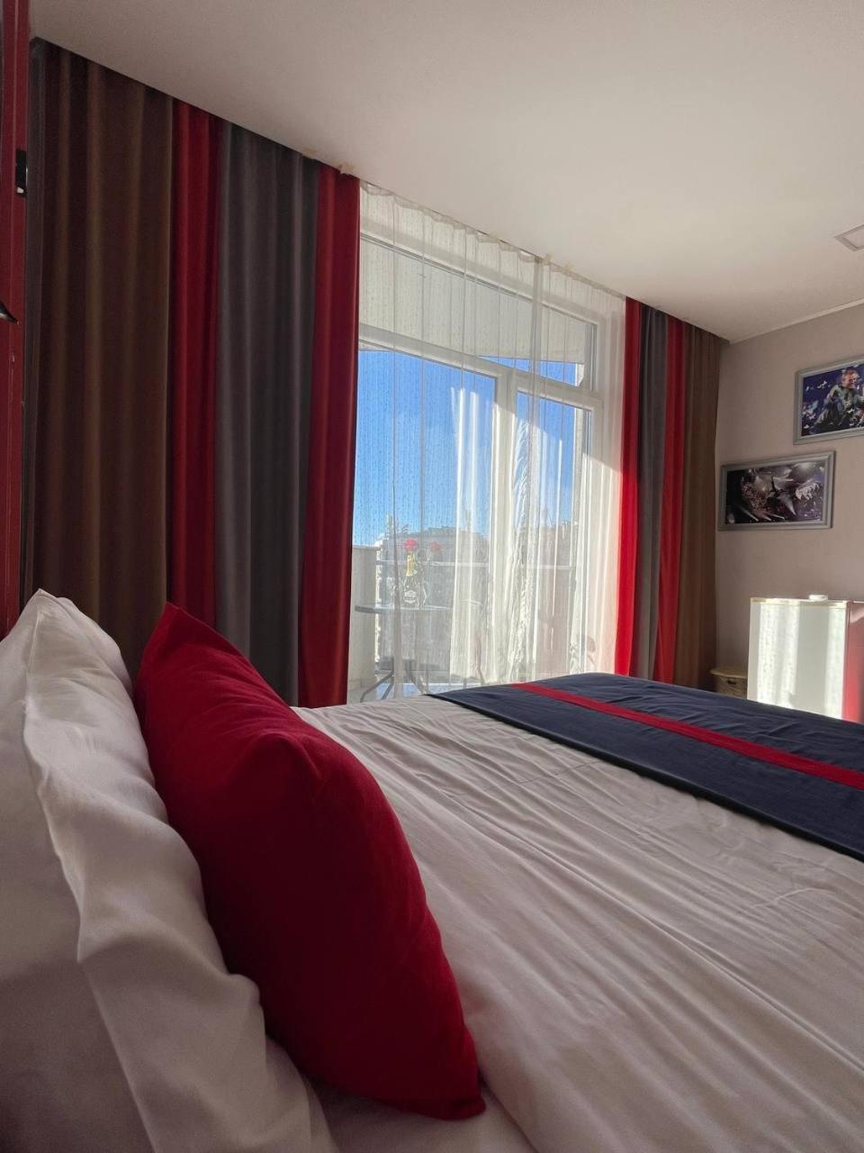 Rock Hotel First Line Batumi Kültér fotó